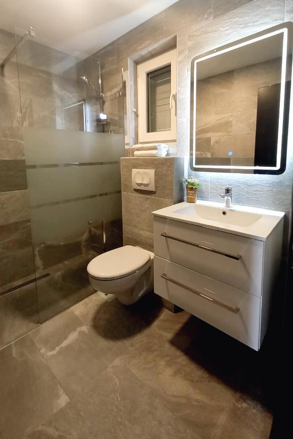 Apartmani Omrcen Baska Voda Exterior photo